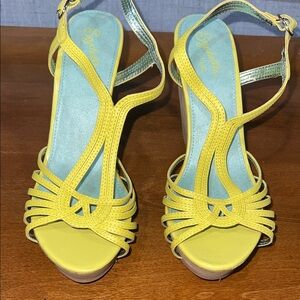 NWOT Seychelles Lemon Strappy Sandals